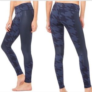 ALO navy blue printed leggings size small